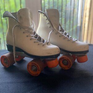 98-(VC) Vintage. 1980s Dominion Rollerskates.